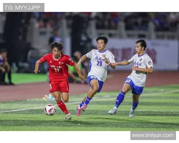 重庆足球队中路突破的优势与不足分析及未来发展方向探讨 重庆足球队中路突破的优势与不足分析及未来发展方向探讨