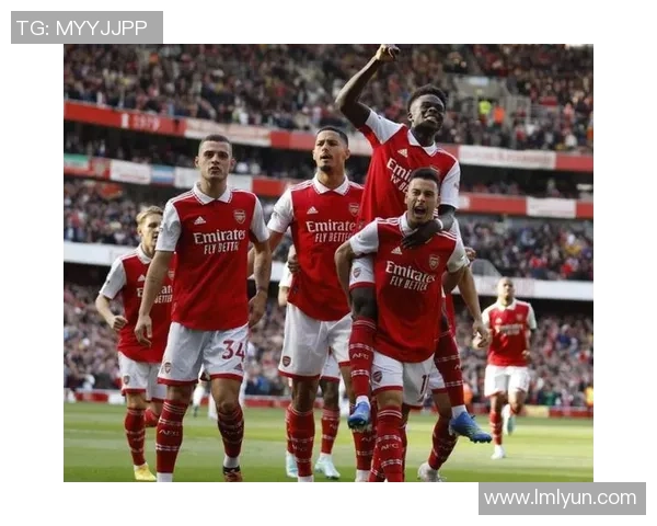 利物浦与阿森纳激战正酣双方争夺英超积分榜关键战役