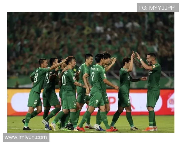 北京中赫国安迎战武汉球队全力争胜展现足球魅力与激情